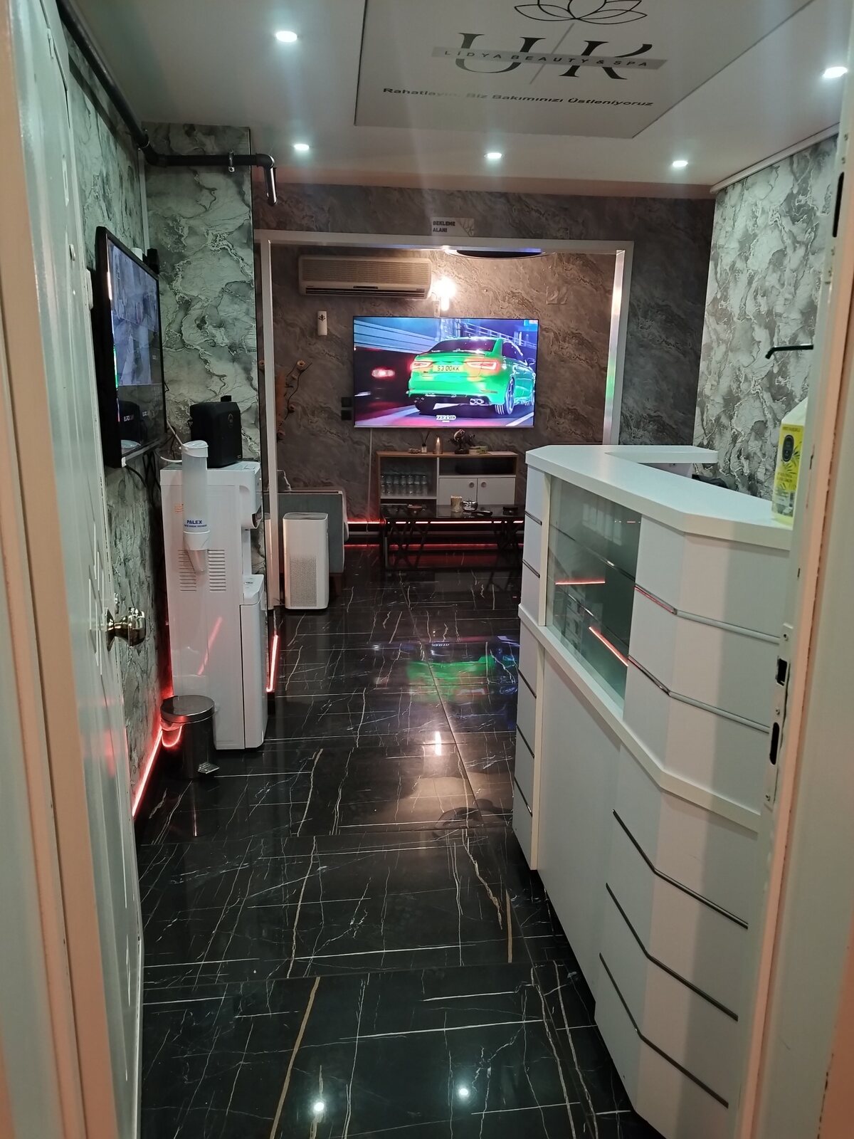 Lavinya Spa giriş ve karşılama alanı