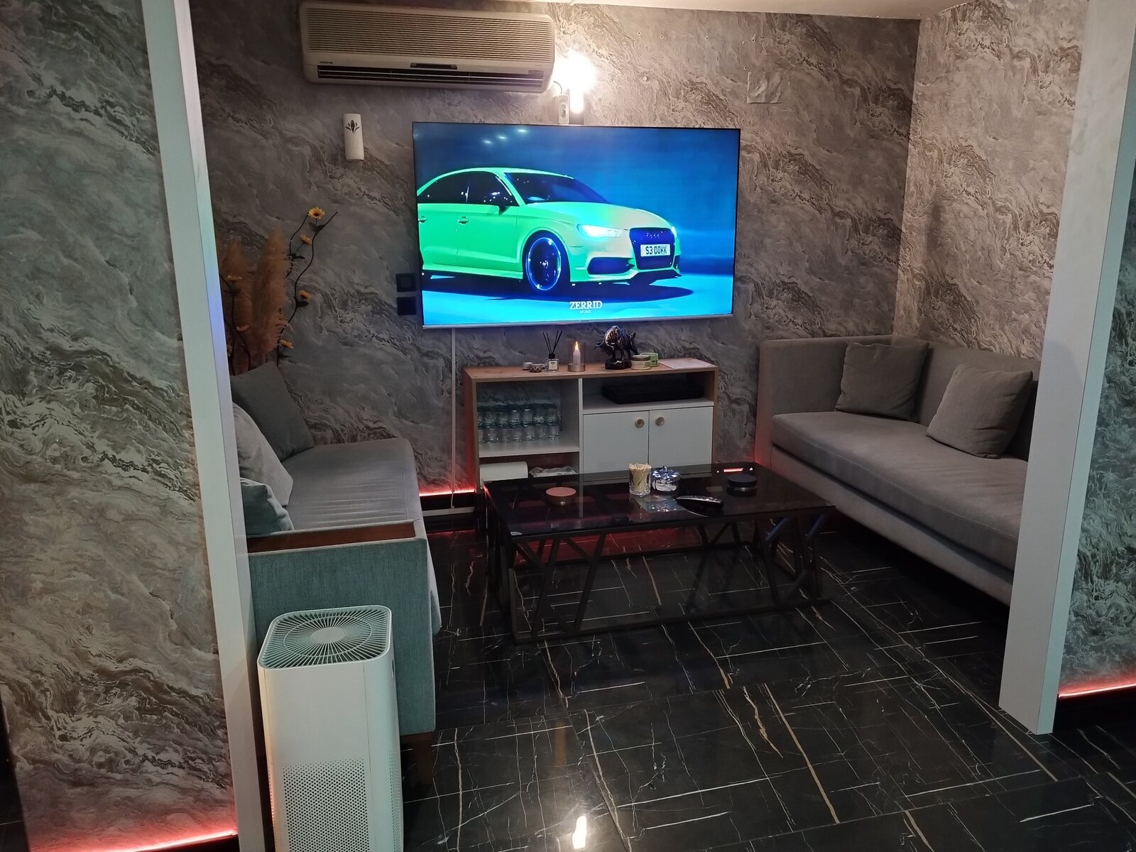 Lavinya Spa karşılama ve dinlenme alanı